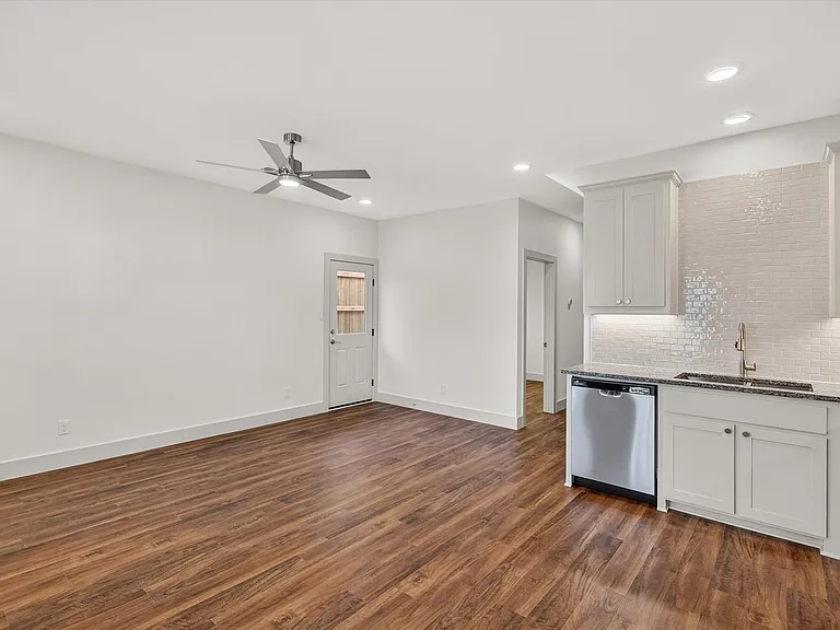 500 E Kimball St #1 — Photo 3