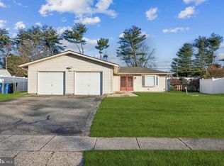 3 Buckingham Dr, Eastampton, NJ 08060