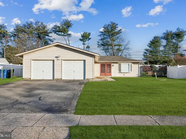 3 Buckingham Dr, Eastampton, NJ 08060