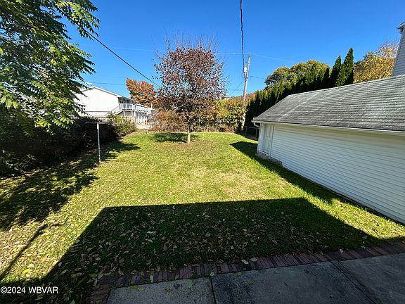 5th image of 1834 Vesta Ave