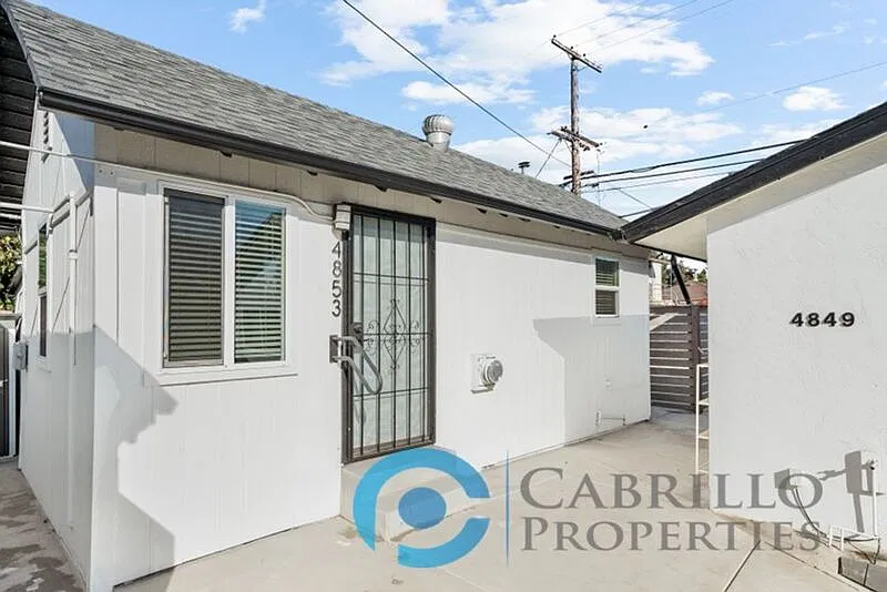 Studio, 1.0 bath, 500 sqft, $1,800 — Photo 1