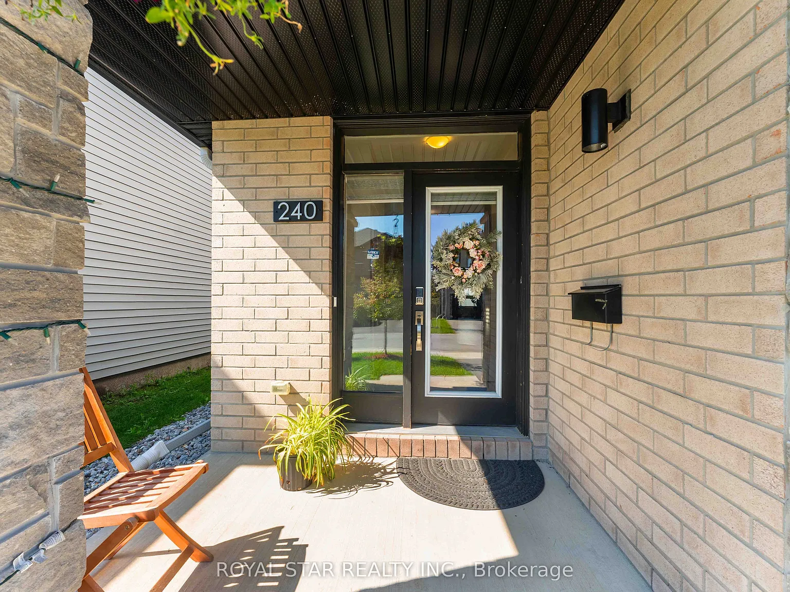 4 bed, $3,300 — Photo 2
