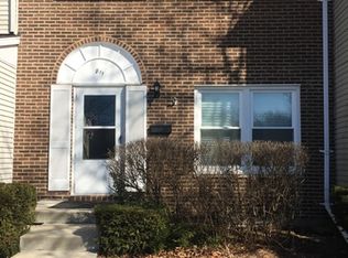 811 Mansfield Ct, Schaumburg, IL