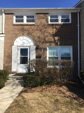 811 Mansfield Ct photo 1