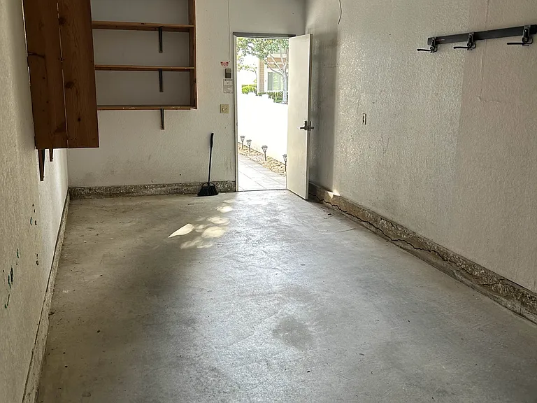 866 Hollyhock Ct — Photo 29