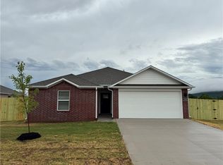 558 Nevada St, Farmington, AR 72730