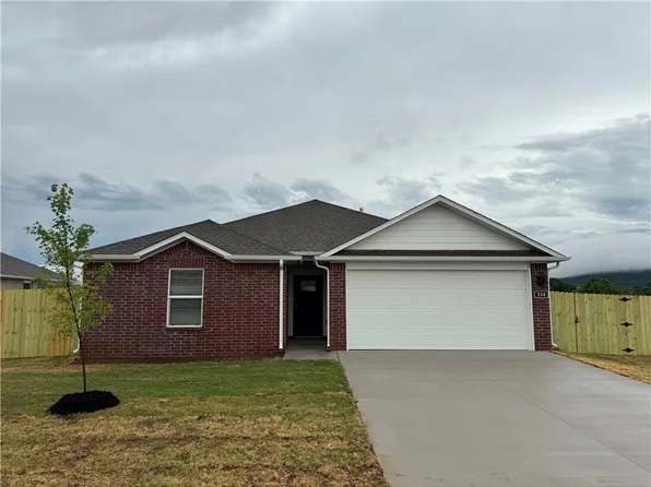 558 Nevada St, Farmington, AR 72730