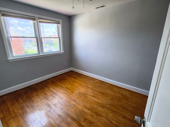 5th image of 355 Grovethorn Rd