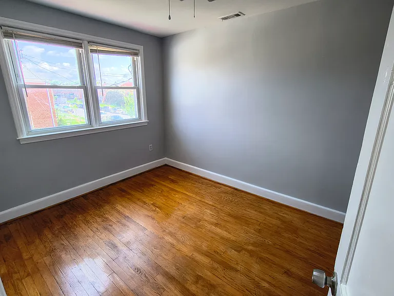355 Grovethorn Rd — Photo 6