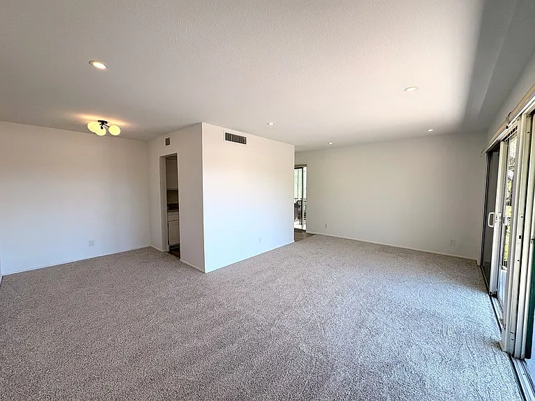 50 Sombart Ln — Photo 14