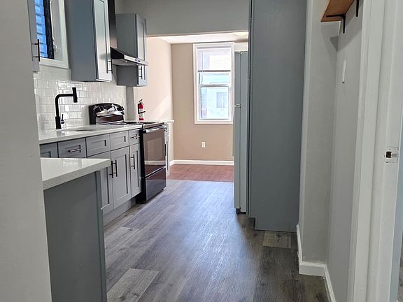 4th image of 1840 Wallace Ave Floor 2