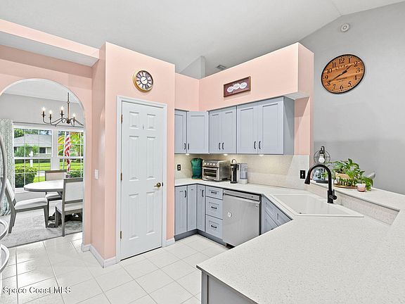 5th image of 3615 Sawgrass Dr
