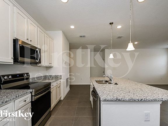 5th image of 600 Crown Rose Dr