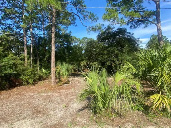 74 Westview St, Panacea, FL 32346