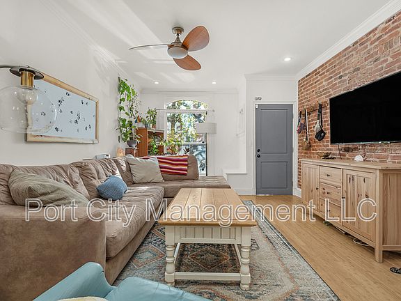 4th image of 210 S Bouldin St #1