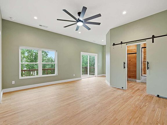 4th image of 146 Mystic Dr