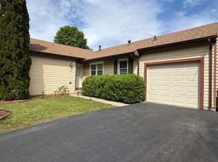 1900 Stanford Dr, Naperville, IL 60565