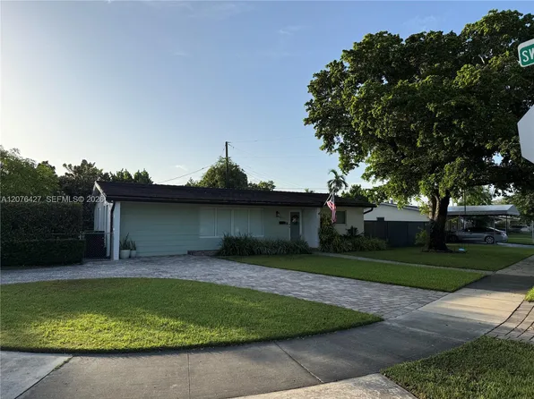 4901 SW 95th Ct, Miami, FL 33165