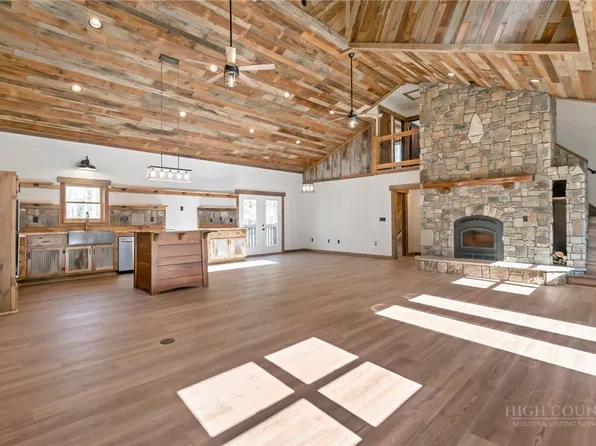 486 Hunter Lysik Way, Laurel Springs, NC 28644