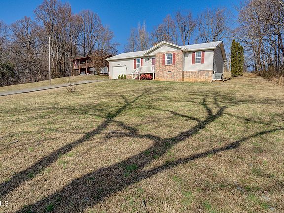 2nd image of 168 Sycamore Dr