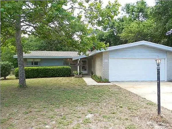 Building Photo - 208 Loruna Dr