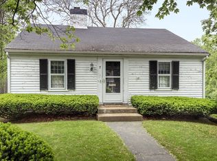 7 Cedar St, Hingham, MA 02043