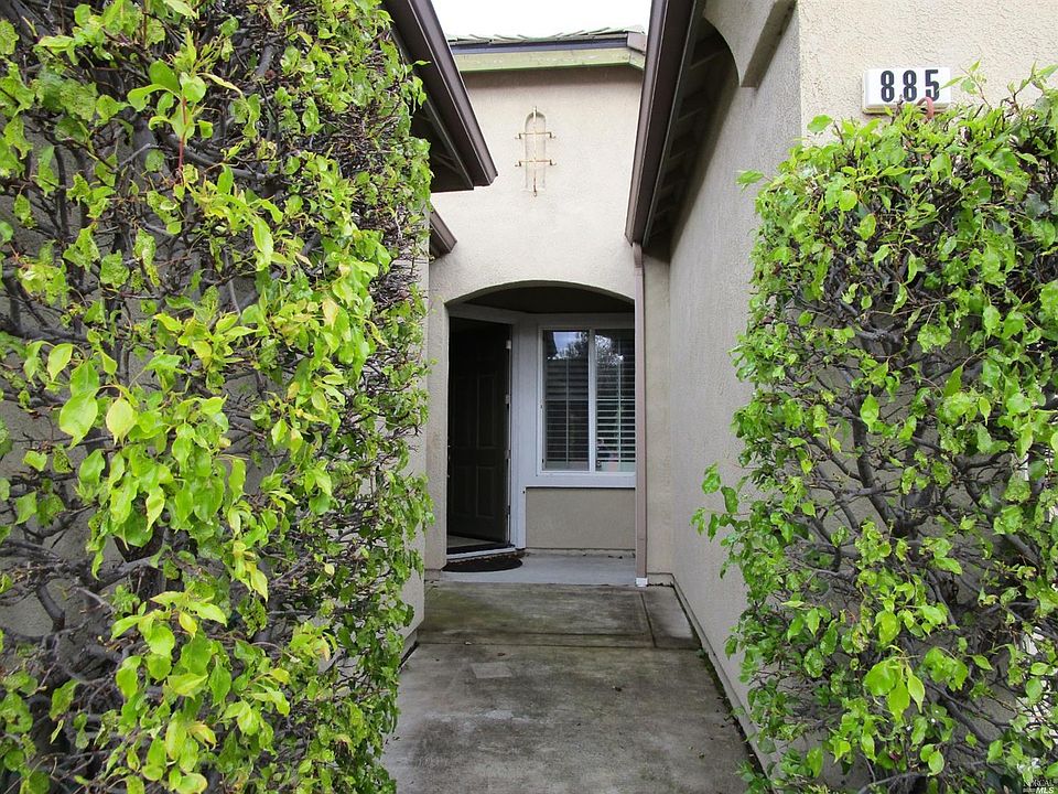 2nd image of 885 Antiquity Dr