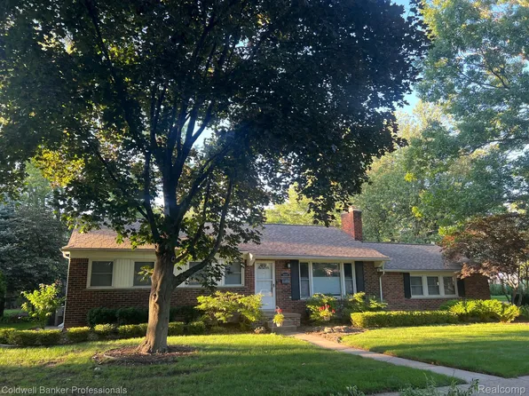 16114 Lauderdale Ave, Beverly Hills, MI 48025