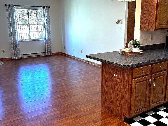 3rd image of 35177 Greenwich Ave