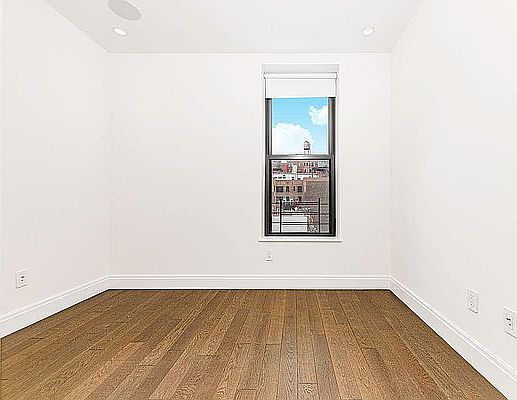 4th image of 154 W 70th St #5I