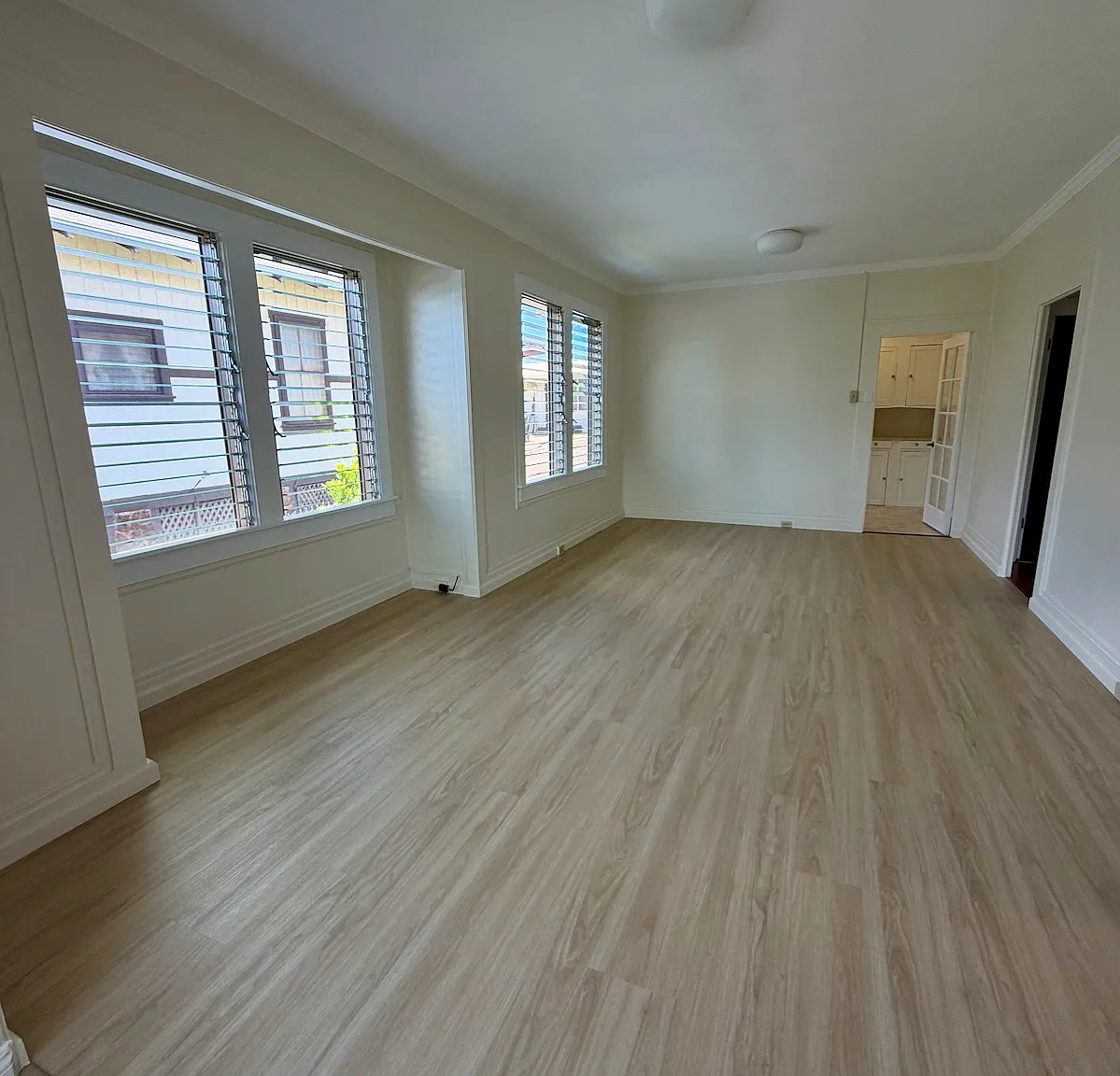 3 bed, 1208 sqft, $4,100 — Photo 2