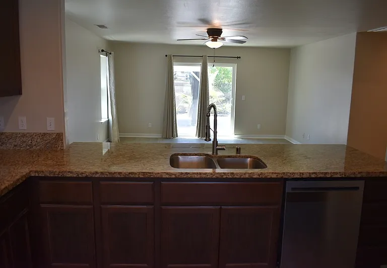524 Janell Ct — Photo 14