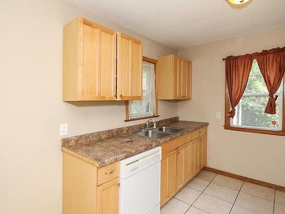 4th image of 6018 Aldrich Ave N