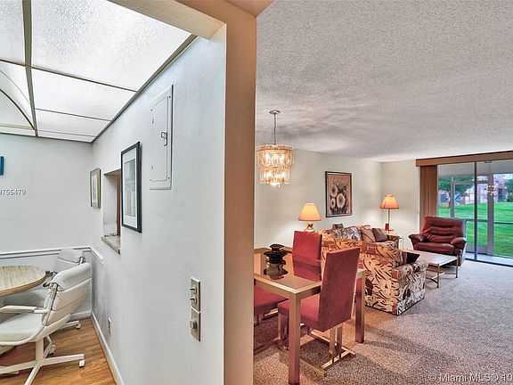 4th image of 9781 Sunrise Lakes Blvd APT 107