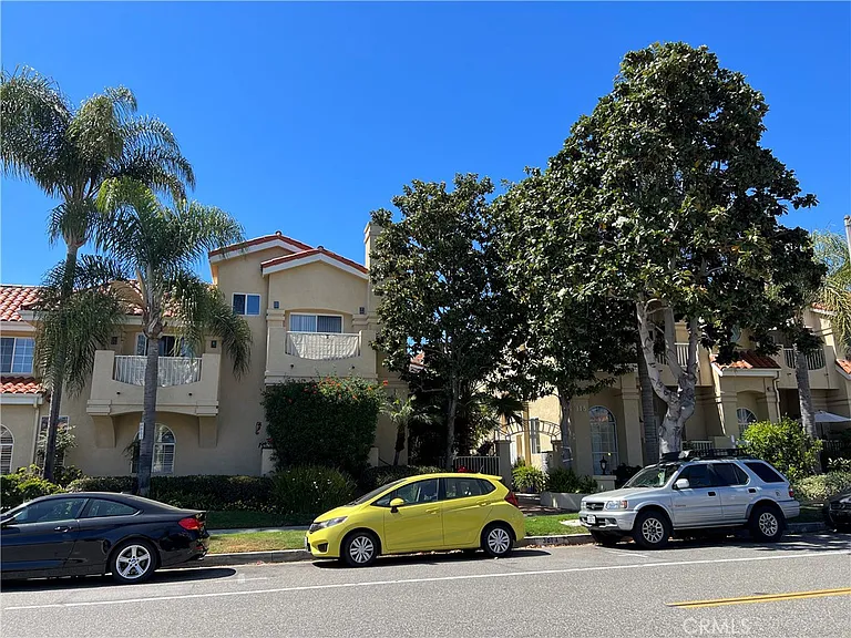 301 Diamond St #B — Photo 3