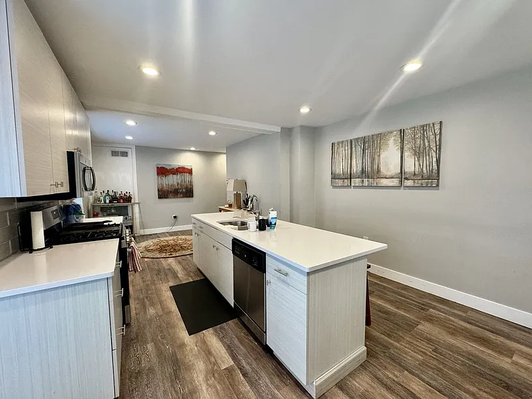 Daoud Park Building - 14 Garfield — Photo 17