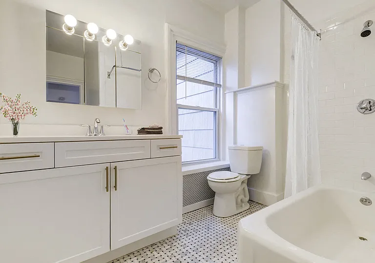61 Langdon Square Bathroom
