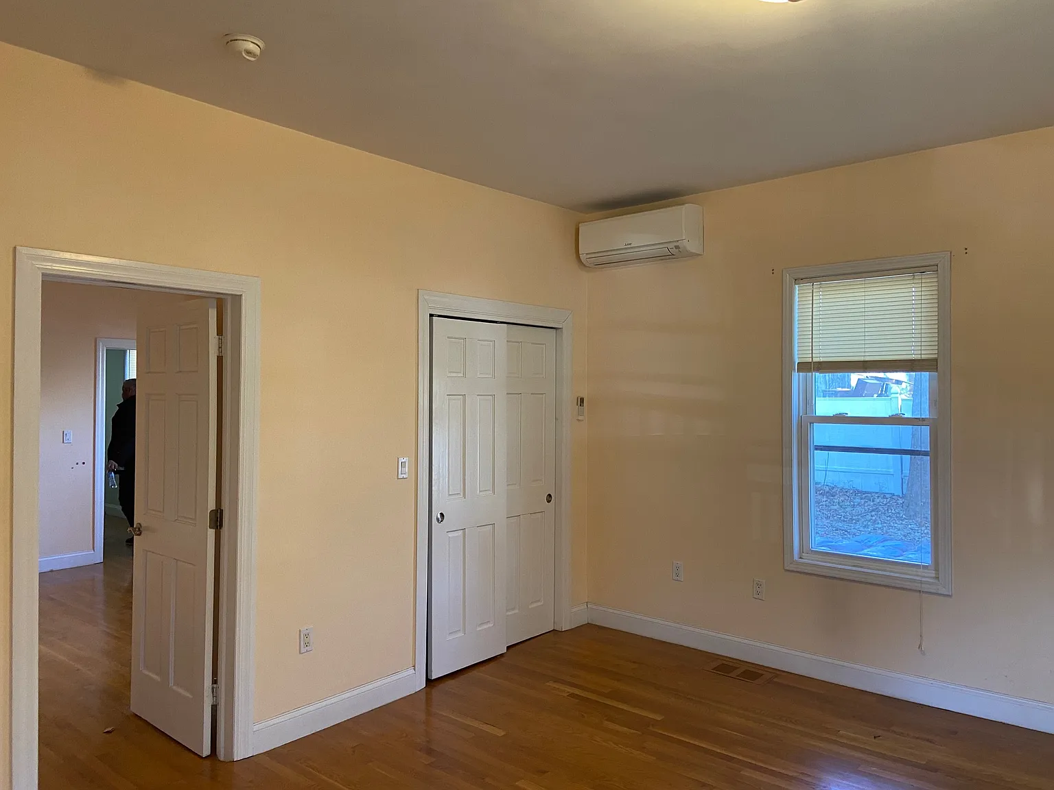 2 bed, 1200 sqft, $3,000 — Photo 3