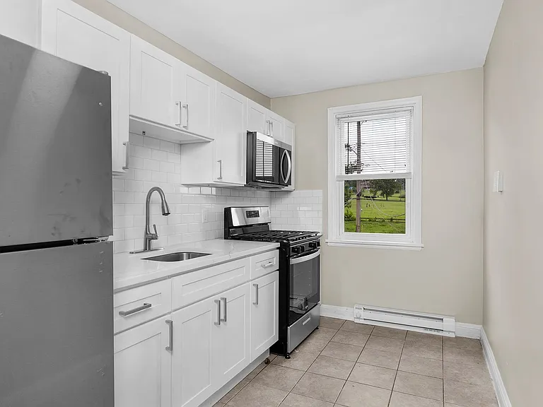 1136 Steelton Ave — Photo 6