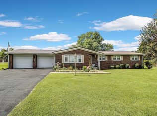 902 Greenview Dr, Cave City, KY 42127