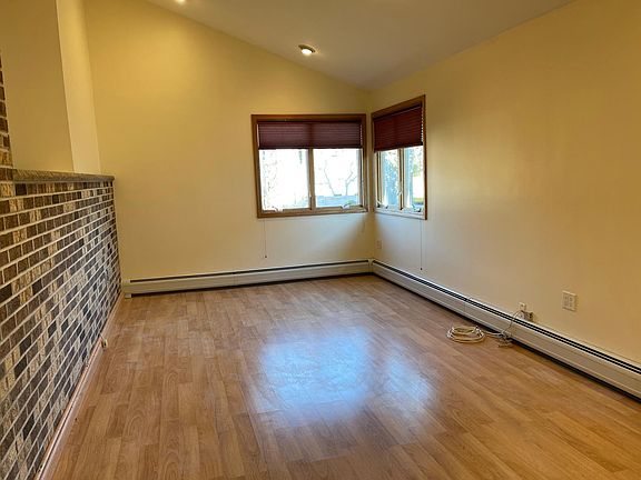 5th image of 208 Retford Ave #3