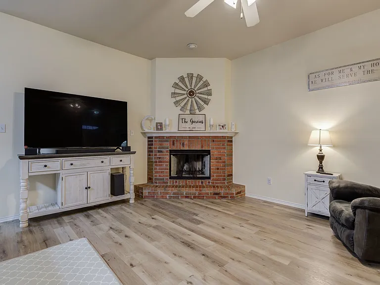 5729 106th St — Photo 25