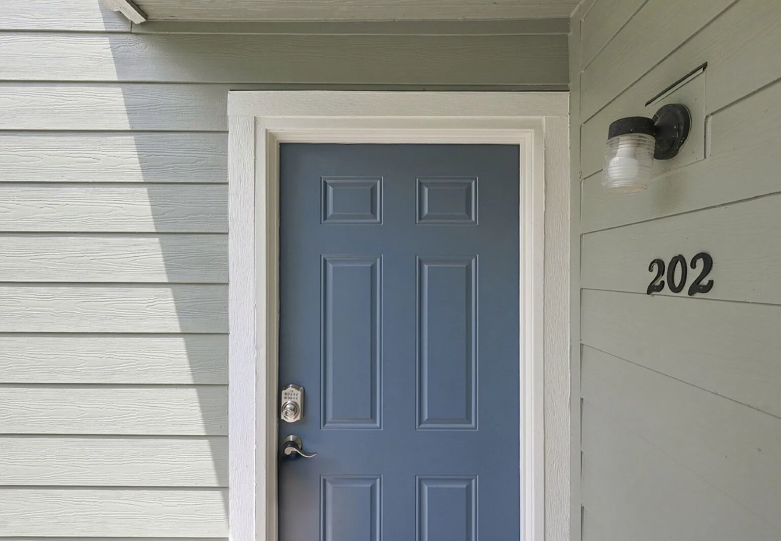 2 bed, 1.0 bath, 817 sqft, $1,341 — Photo 3