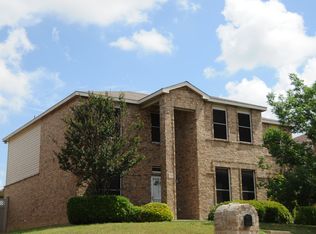 733 Twin Creek Dr, Desoto, TX 75115