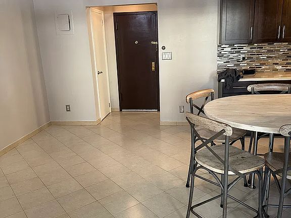 5th image of 1619 W 9th St #2R