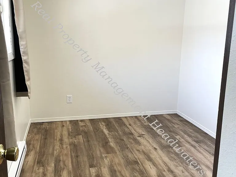 104 Quartz Ave — Photo 4