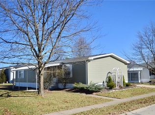 68 Periwinkle Dr #68, Olmsted Falls, OH 44138