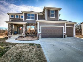8707 N Spruce Ct, Kansas City, MO 64156