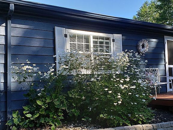 Cedar shingles & deck match