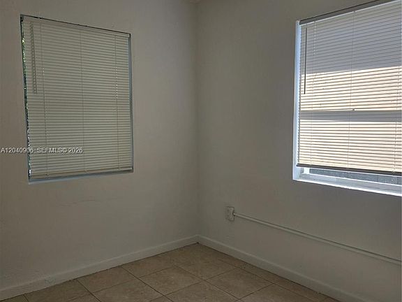 5th image of 5223 SW 25th St